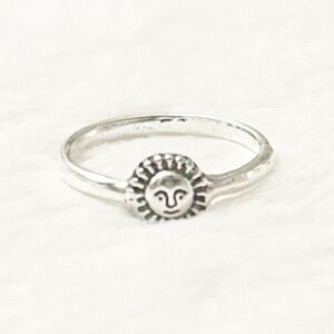 5/$15 🩷 MUST BUNDLE Sun Face Silver Ring